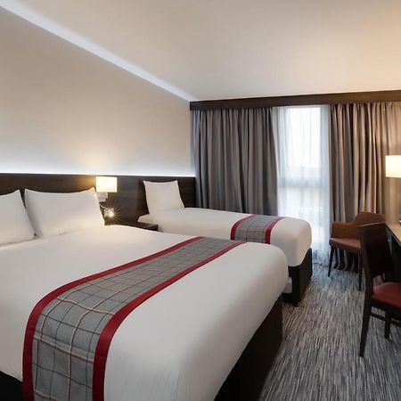 Ramada By Wyndham Leeds East Hotel Kültér fotó