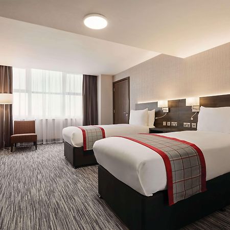 Ramada By Wyndham Leeds East Hotel Kültér fotó