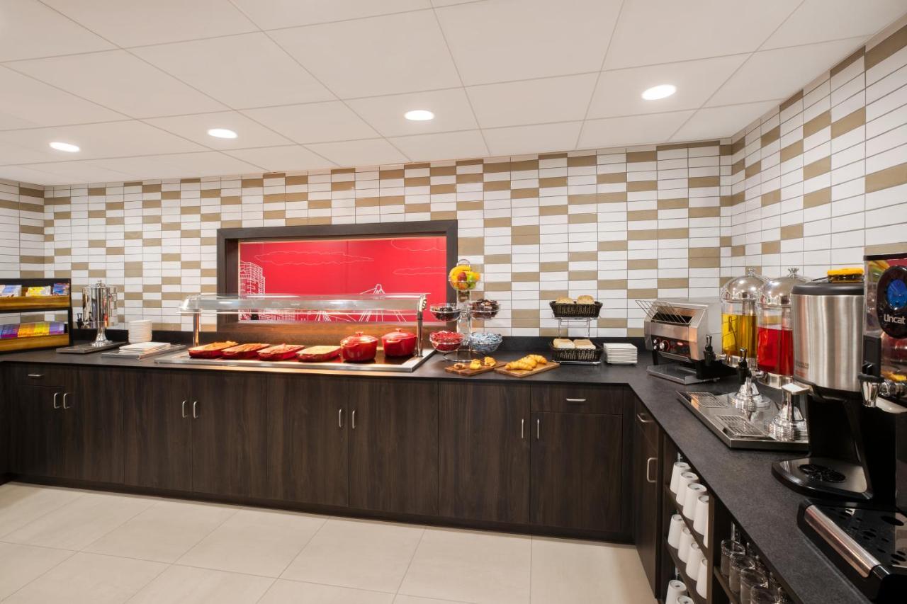 Ramada By Wyndham Leeds East Hotel Kültér fotó